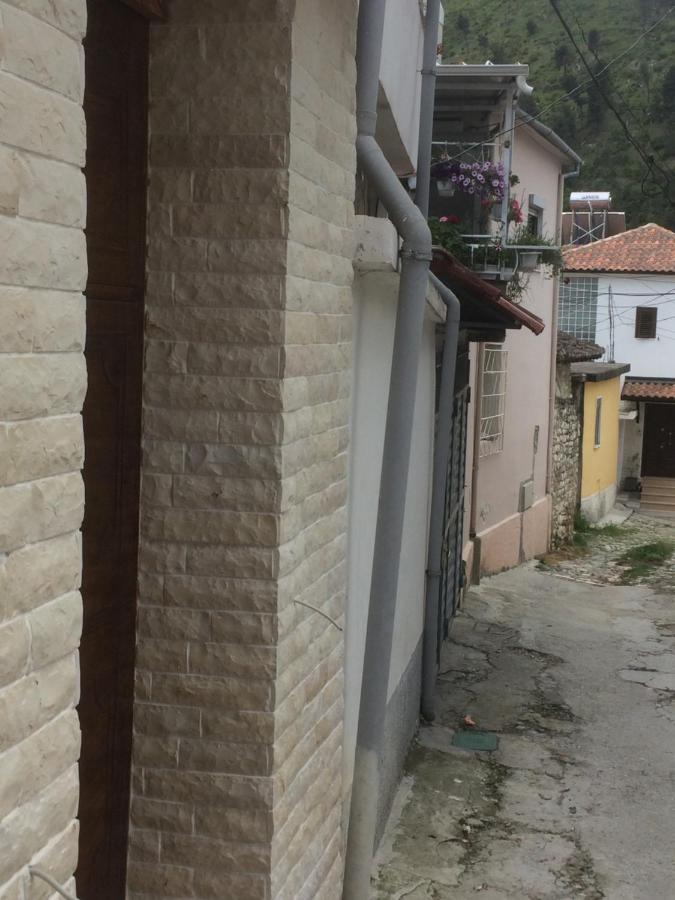 Apartment Koka Berat Exterior photo